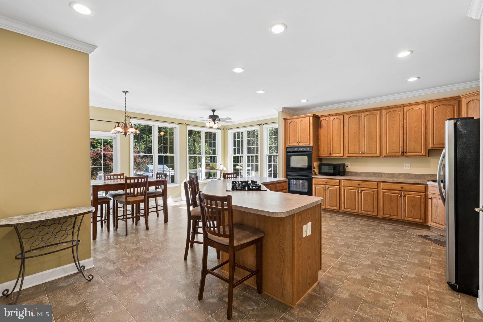 TIRA ESTATES - Residential