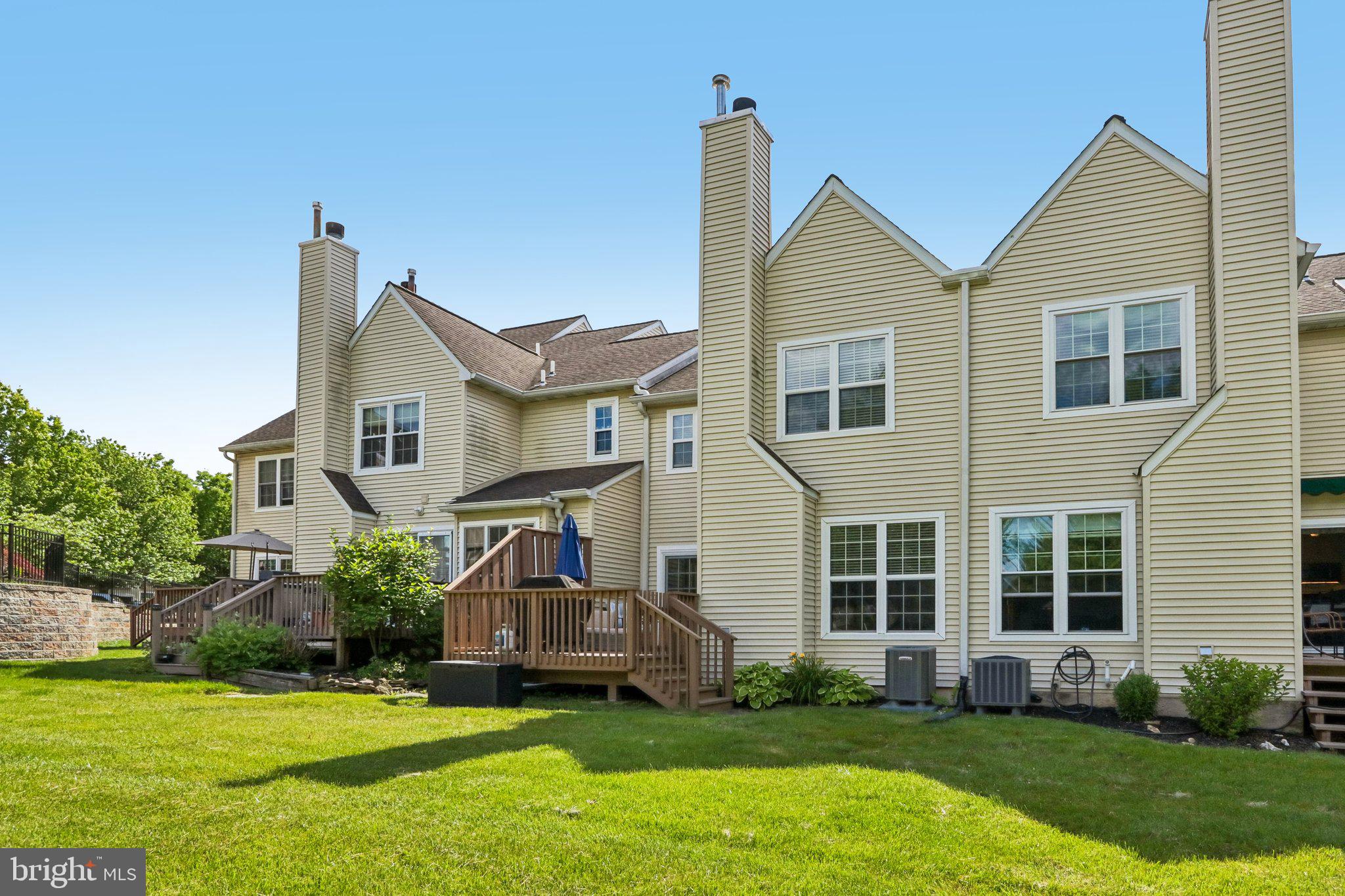 PINE CREST - Residential