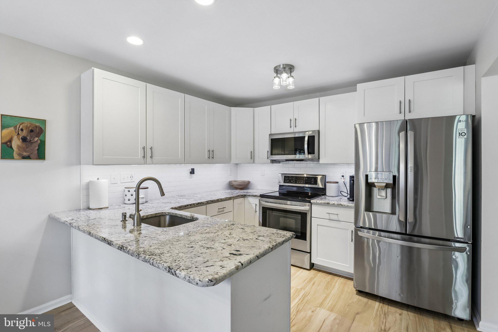 PINE CREST - Residential