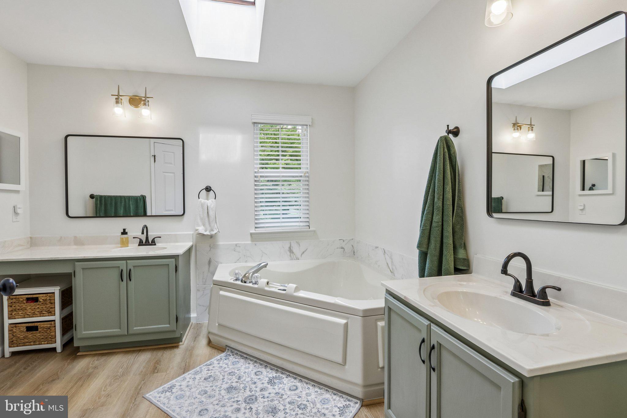 PINE CREST - Residential