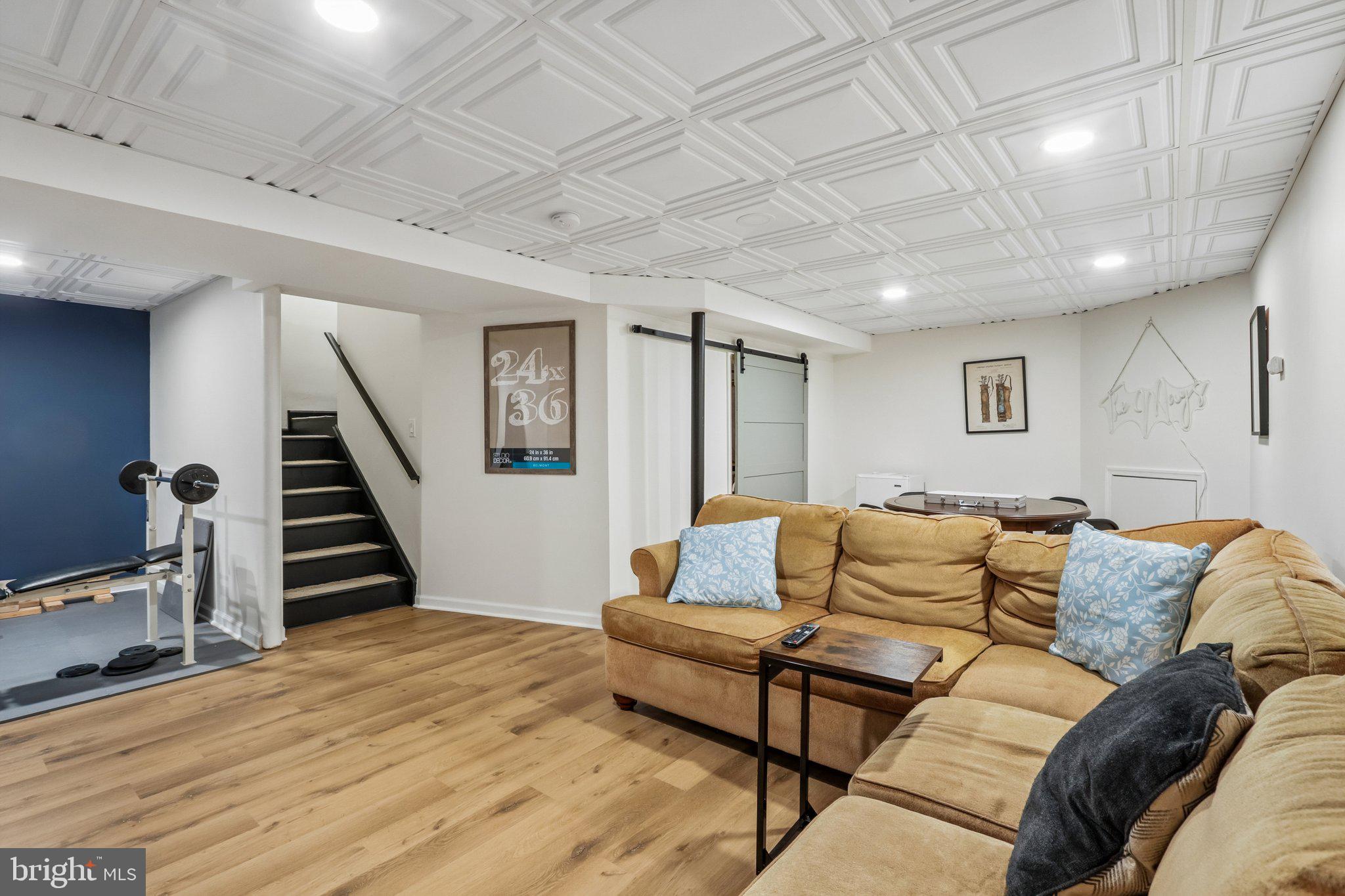PINE CREST - Residential