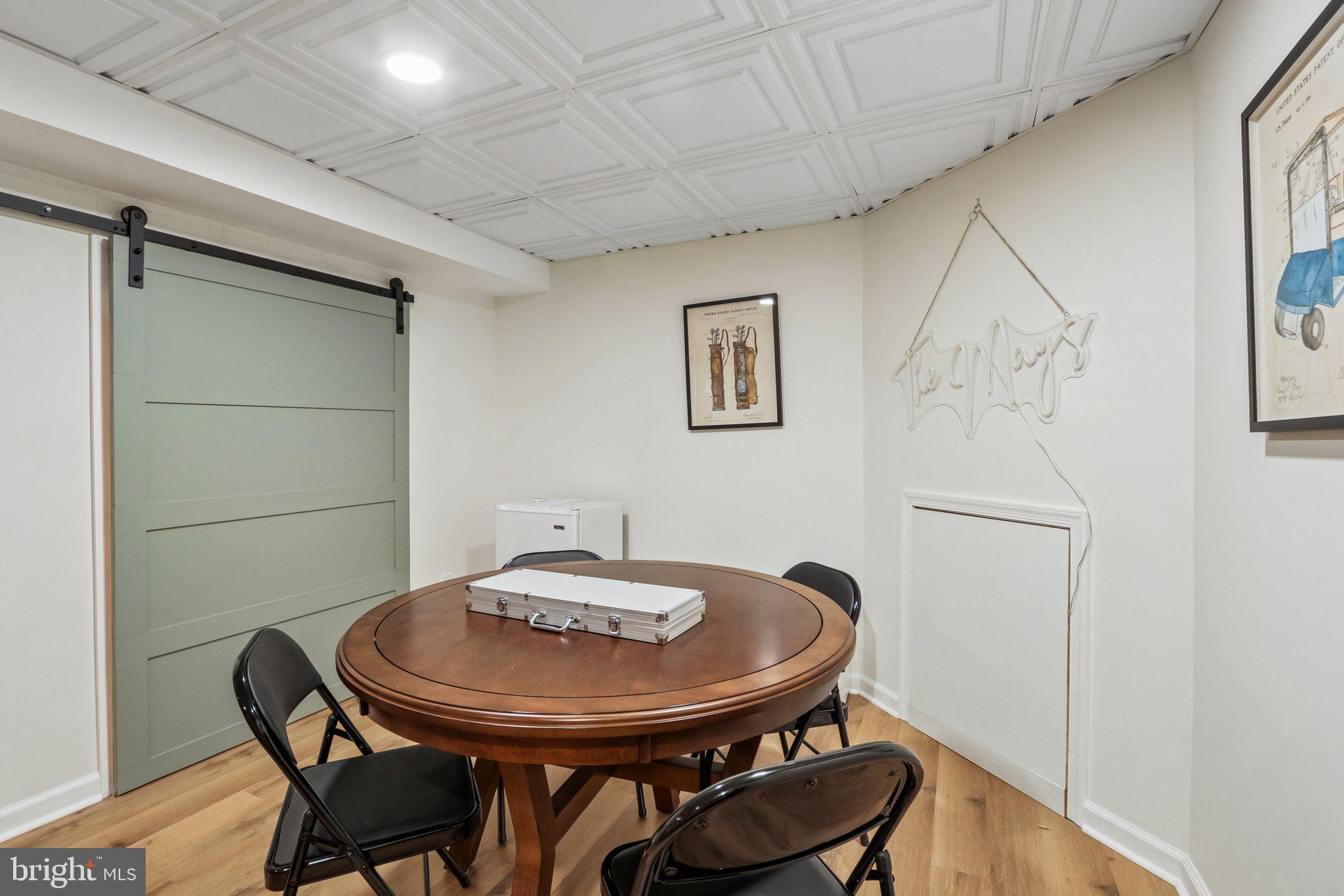 PINE CREST - Residential