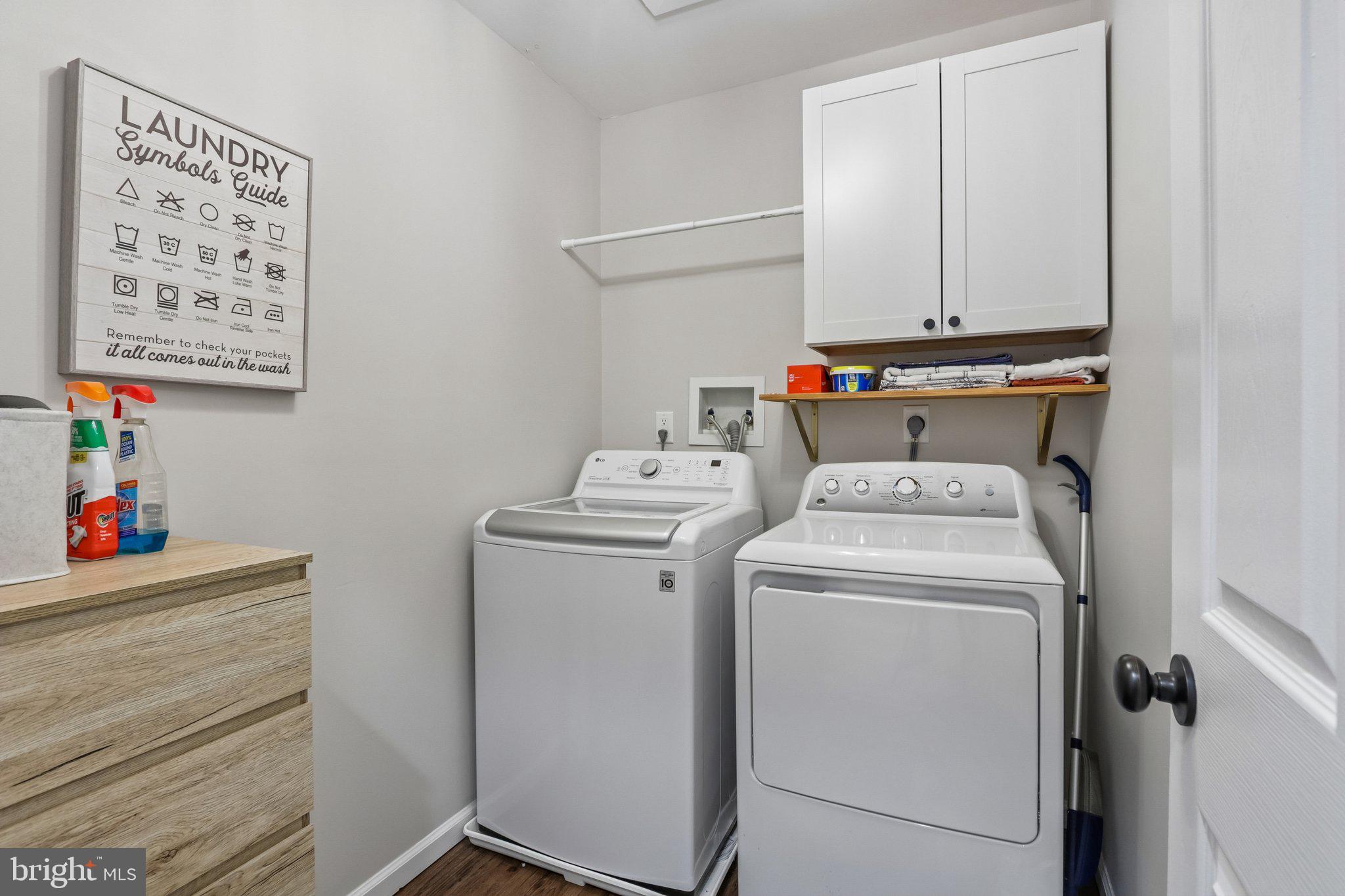 PINE CREST - Residential