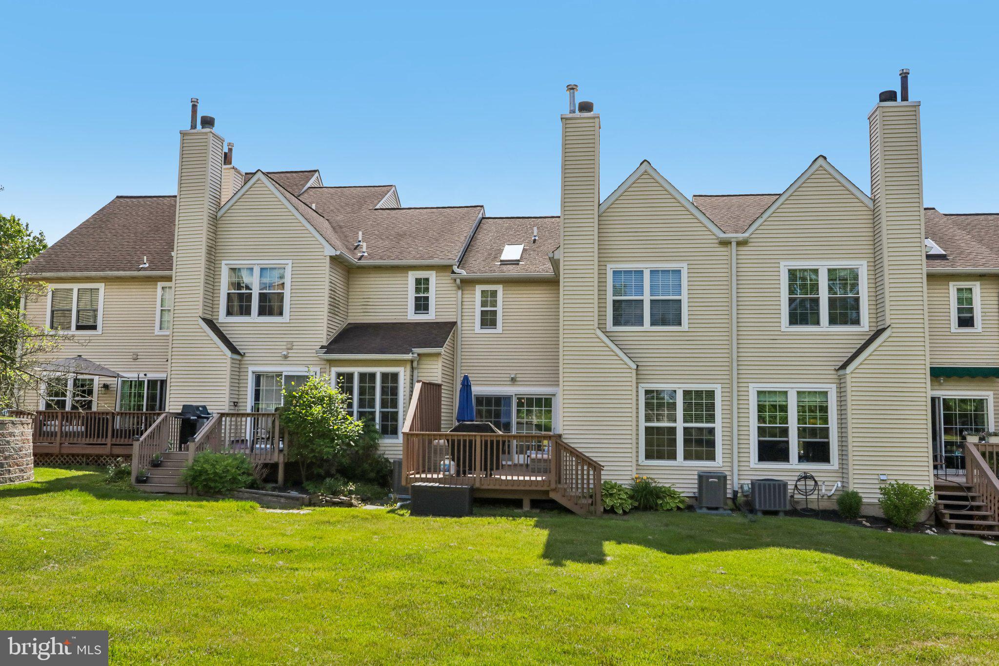 PINE CREST - Residential