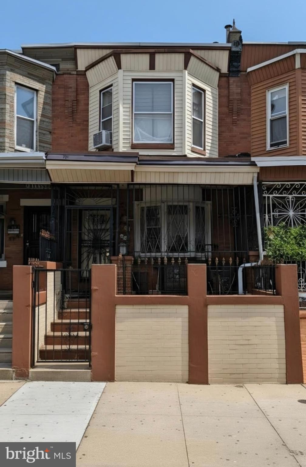 Great opportunity to own a well-maintained 3-bedroom, 1-bath property in a convenient Philadelphia location. This home offers solid bones, a functional layout, and strong rental potential. Whether you're looking to expand your investment portfolio or purchase your first home, this property checks all the boxes. Close to transportation, schools, and local conveniences.