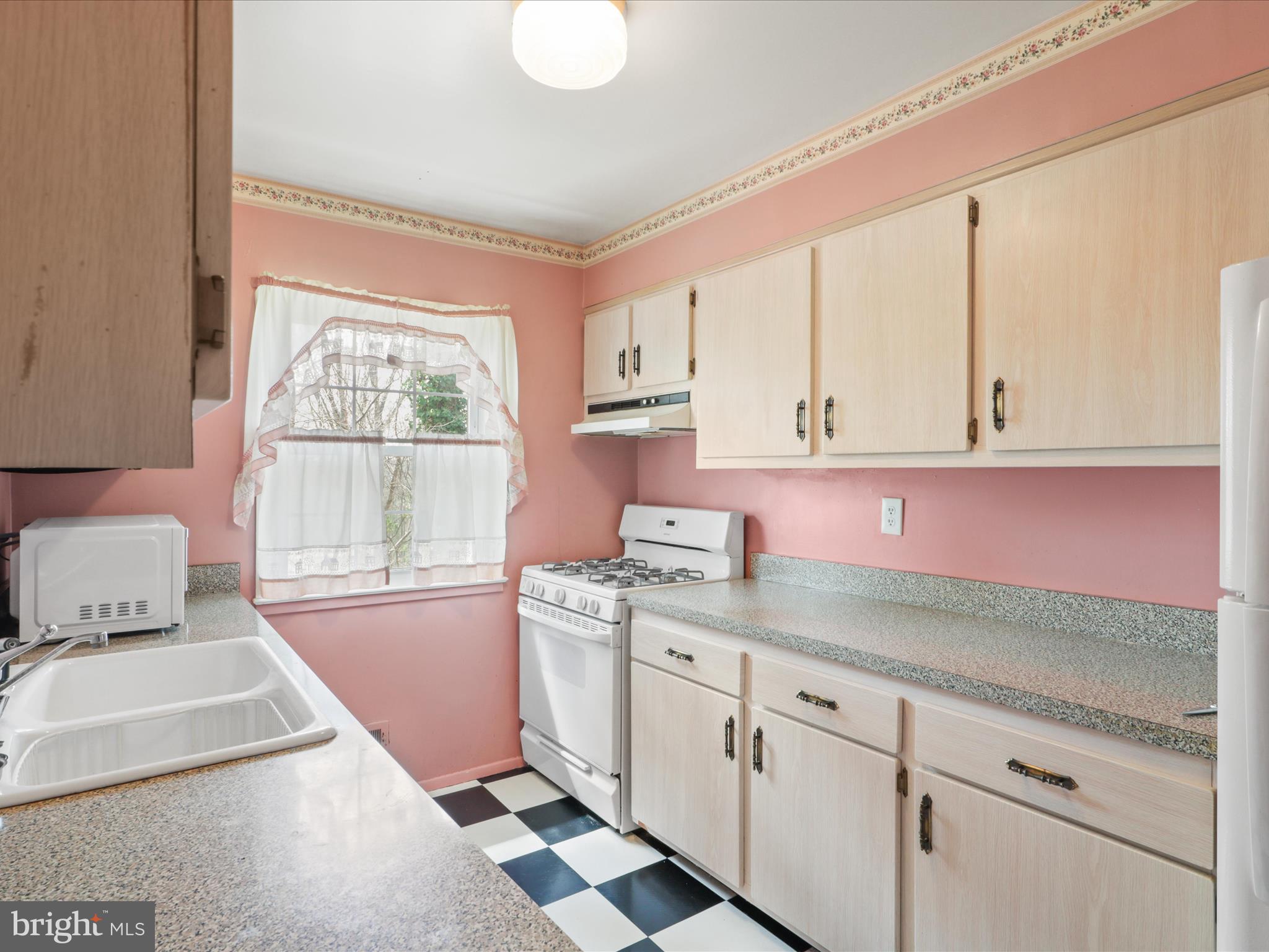 BIRCHDALE - Residential