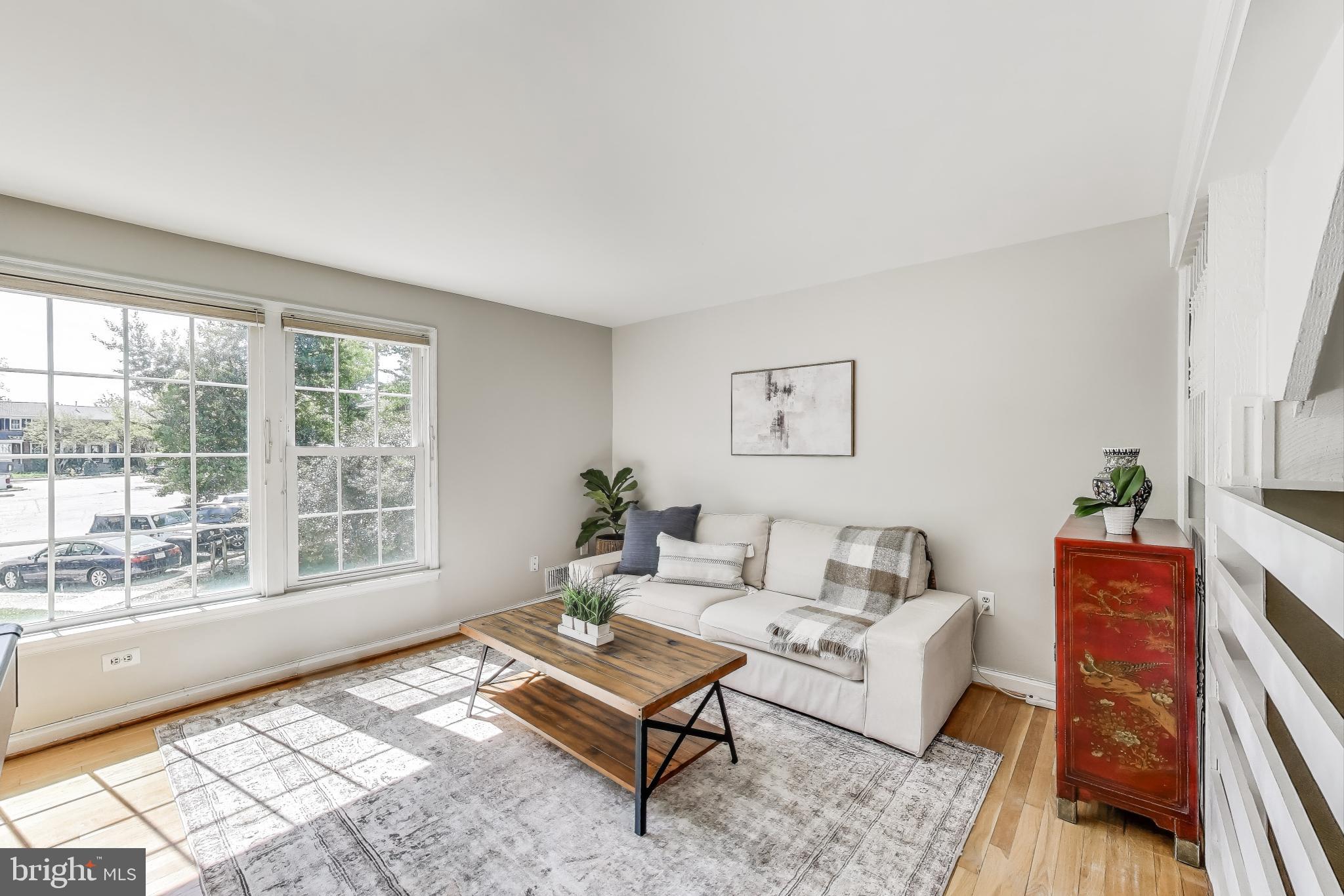 GREENWICH HILL - Residential