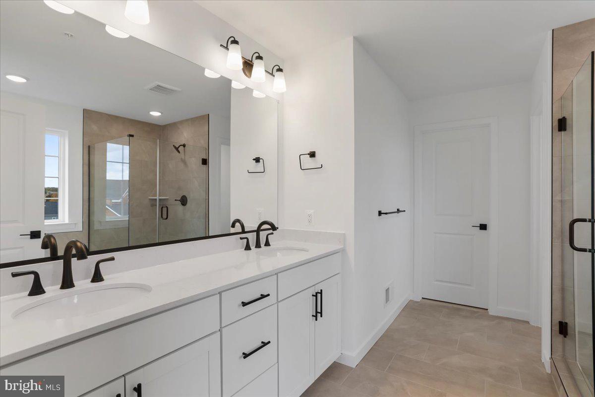 PARADISE HEIGHTS - Residential