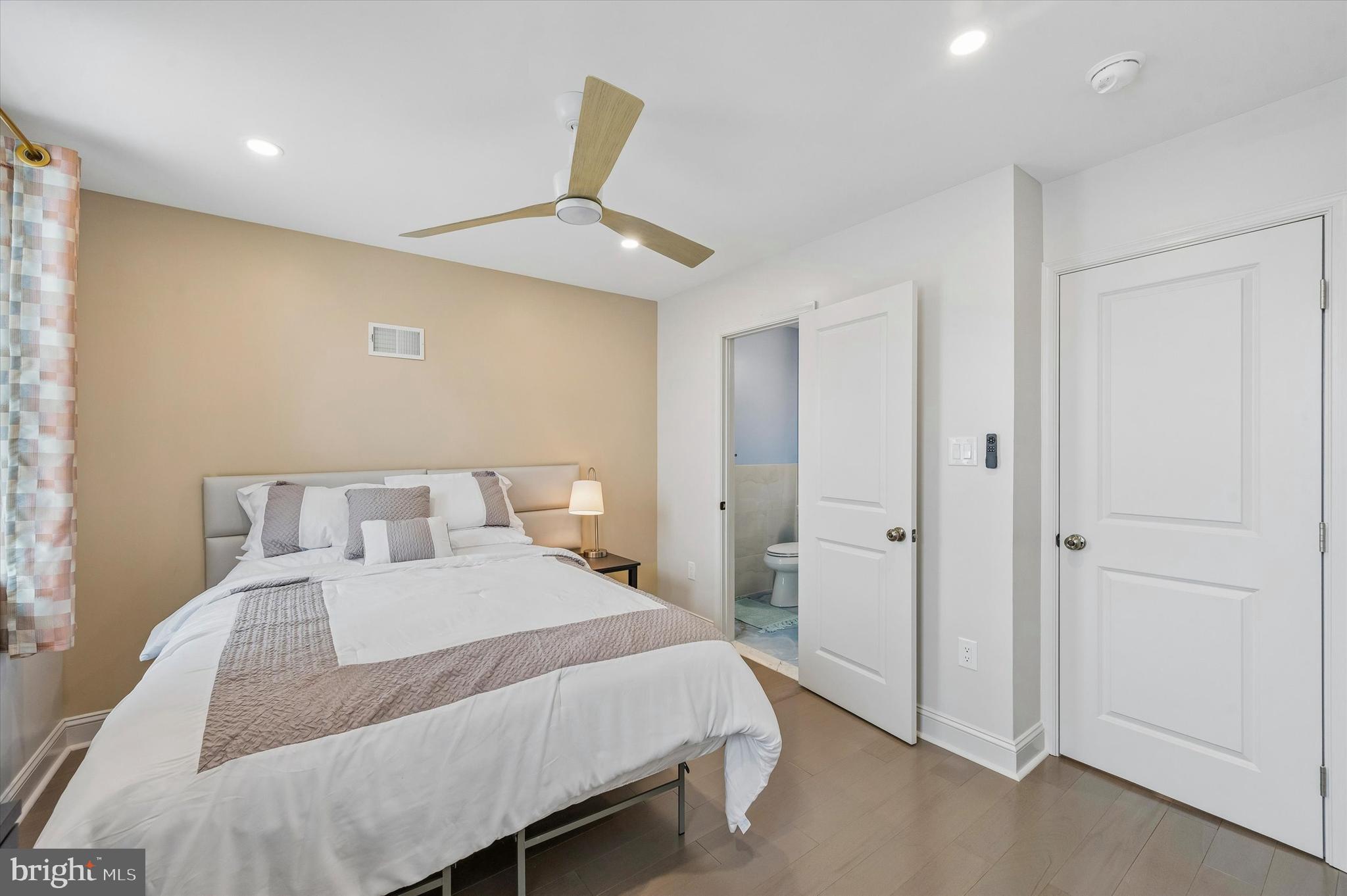 PHILADELPHIA (SOUTH) - Residential