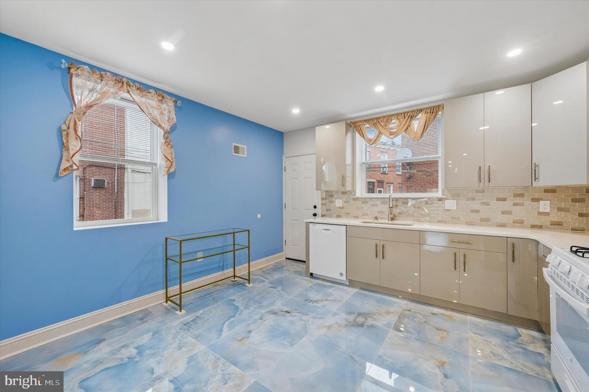 PHILADELPHIA (SOUTH) - Residential