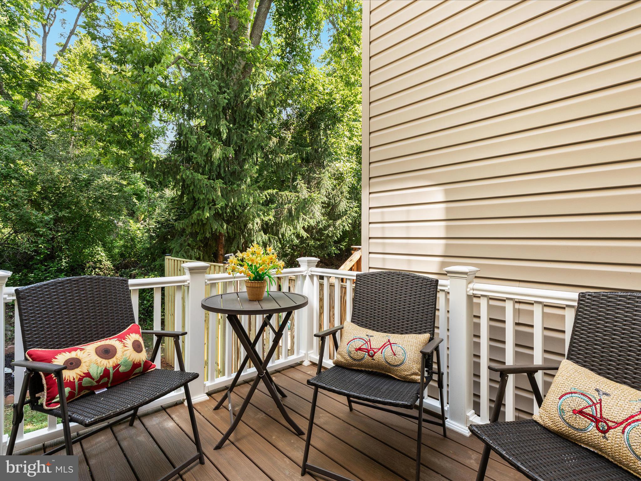 COLONIAL HILLS - Residential