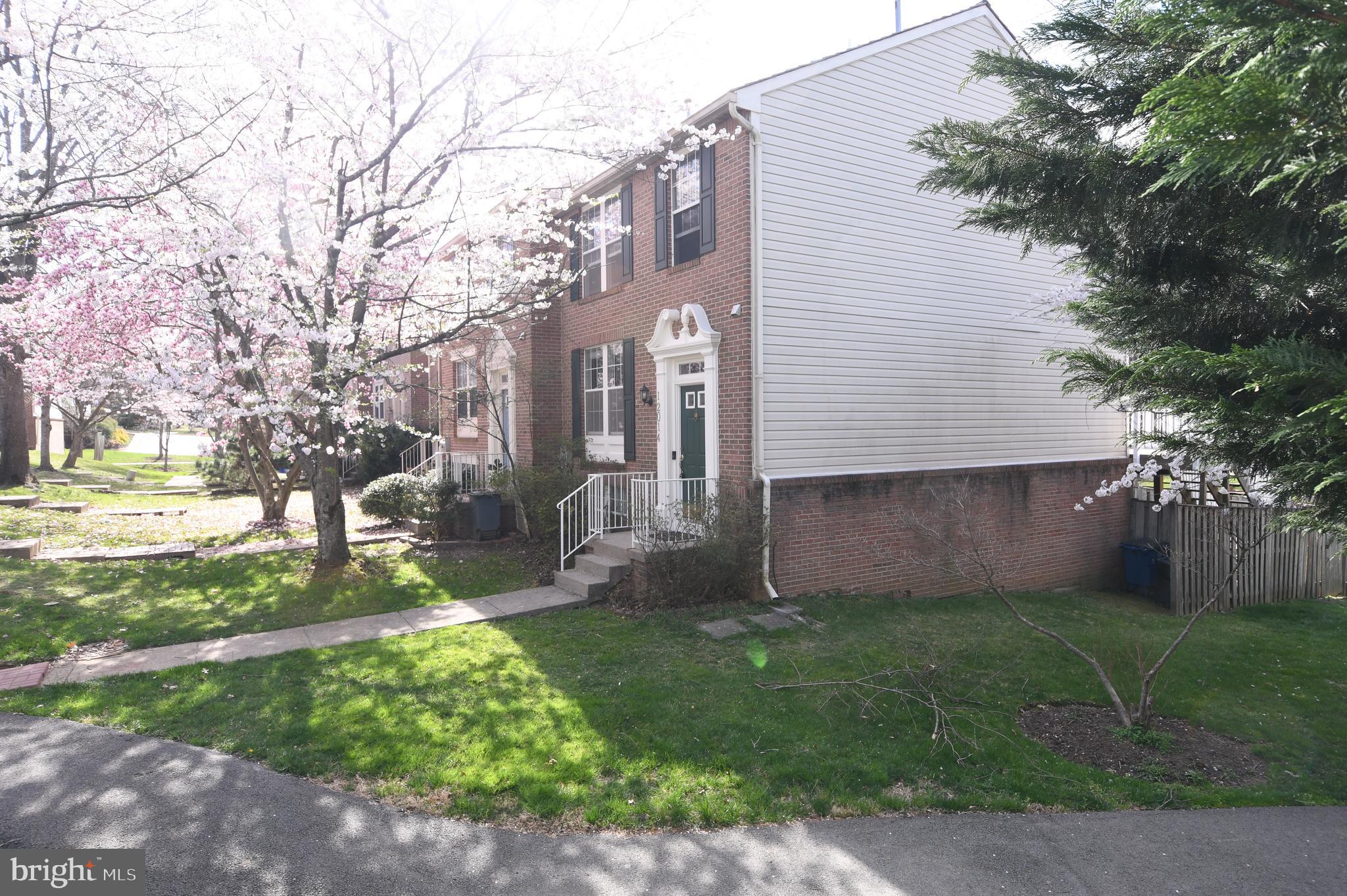 QUINCE ORCHARD KNOLLS - Residential