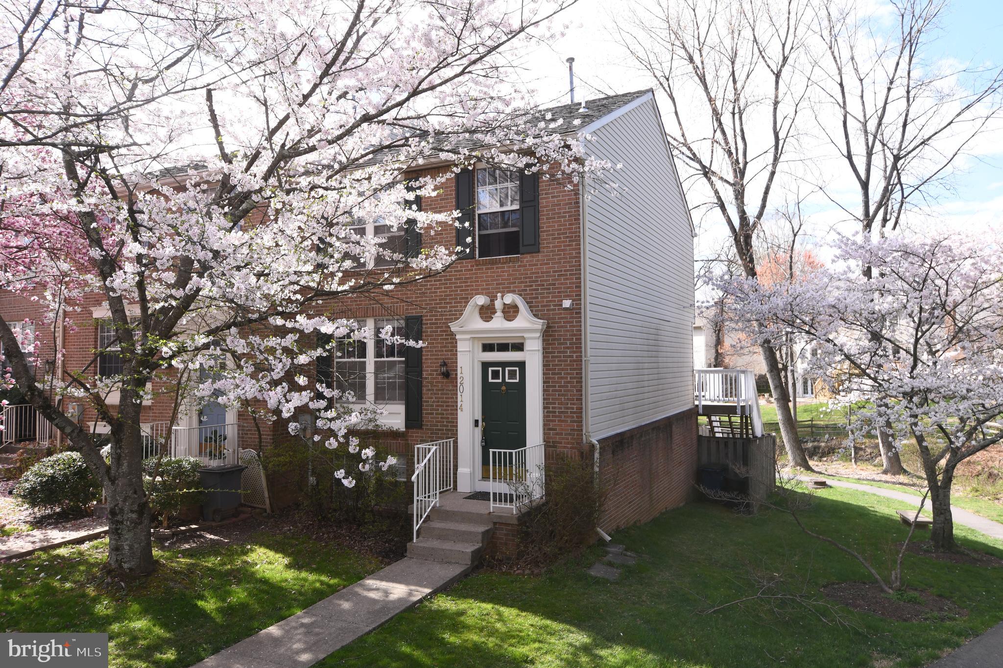QUINCE ORCHARD KNOLLS - Residential