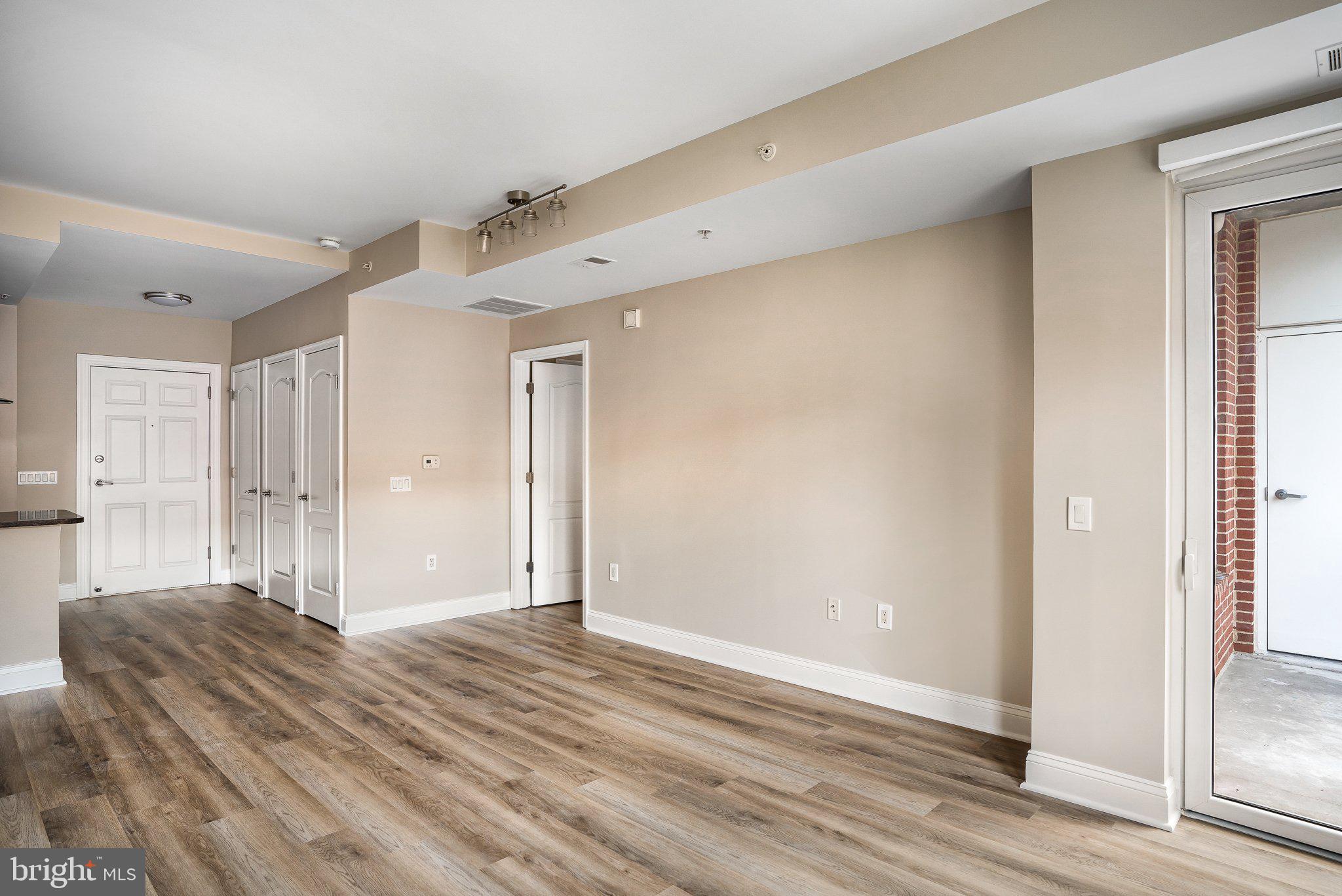 THE HENRY - Residential