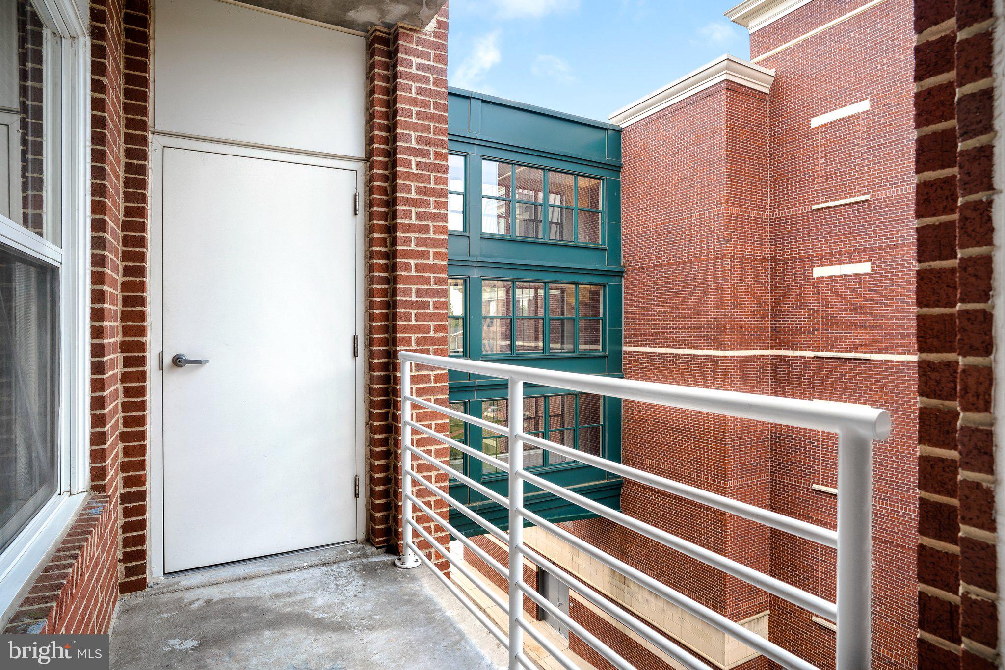 THE HENRY - Residential