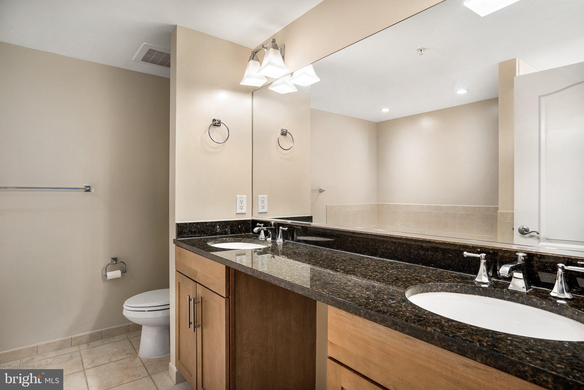 THE HENRY - Residential