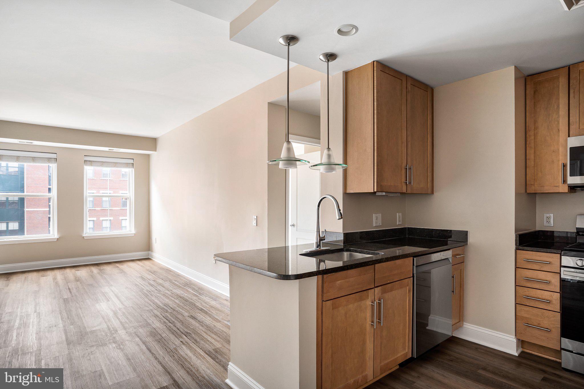 THE HENRY - Residential