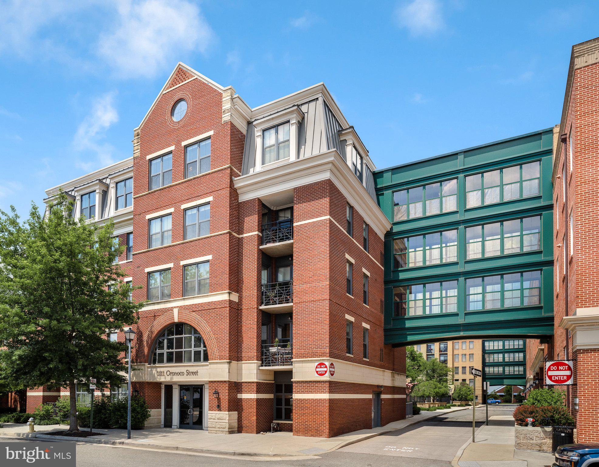 THE HENRY - Residential
