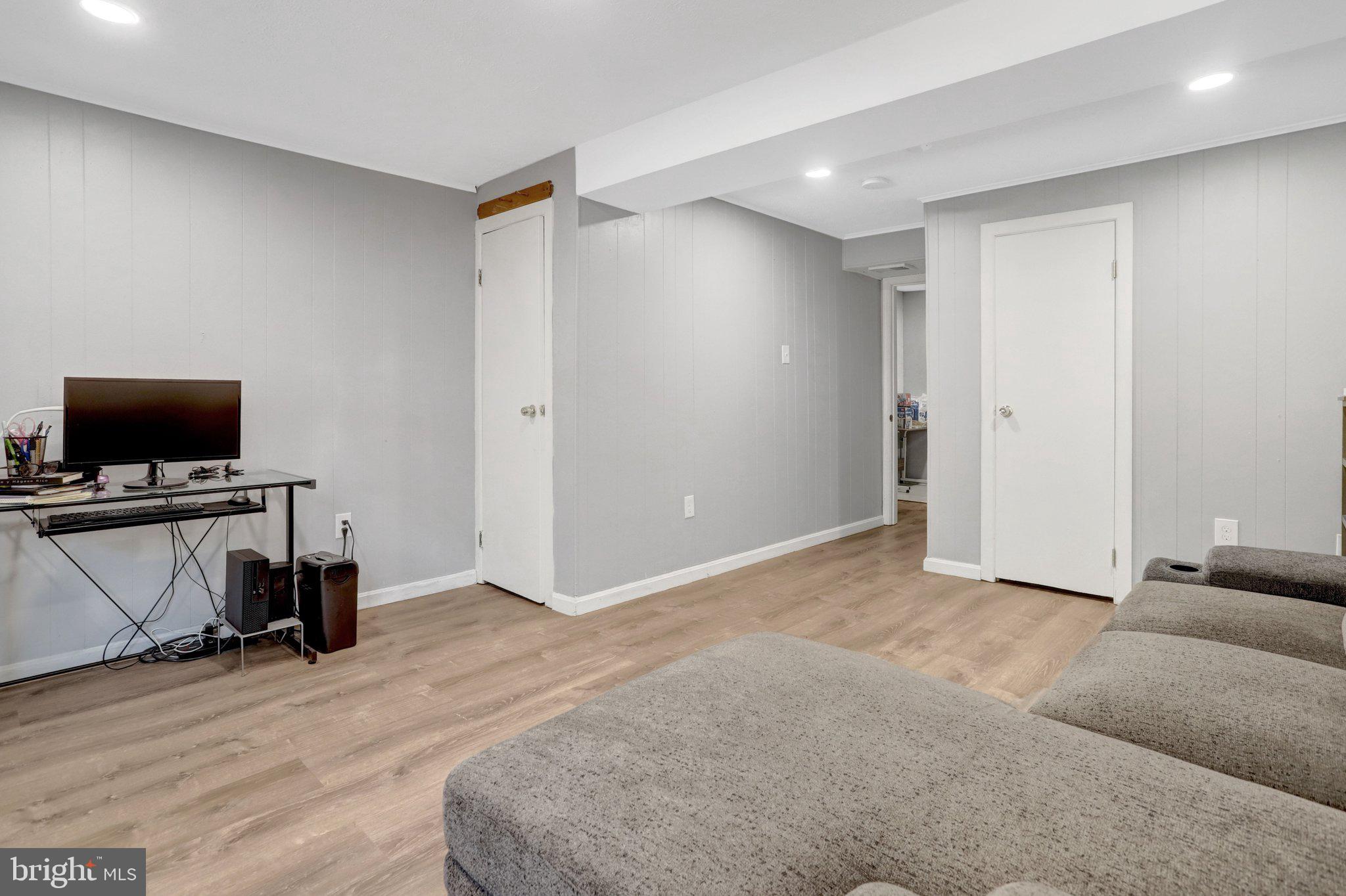 NEWINGTON FOREST - Residential