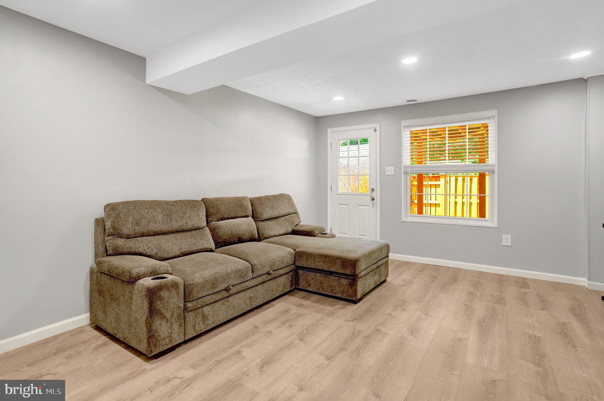 NEWINGTON FOREST - Residential