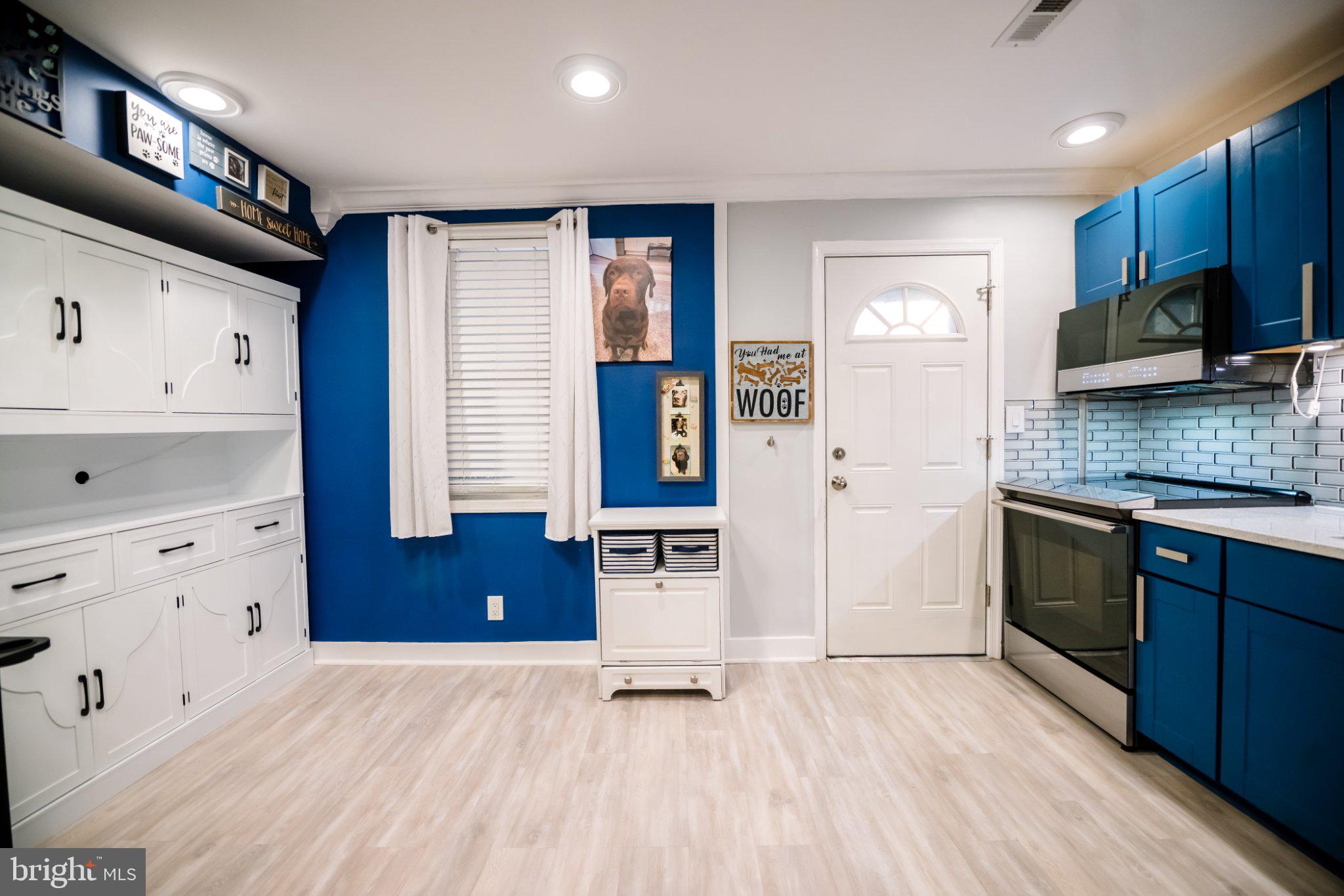 MIDDLE RIVER - Residential