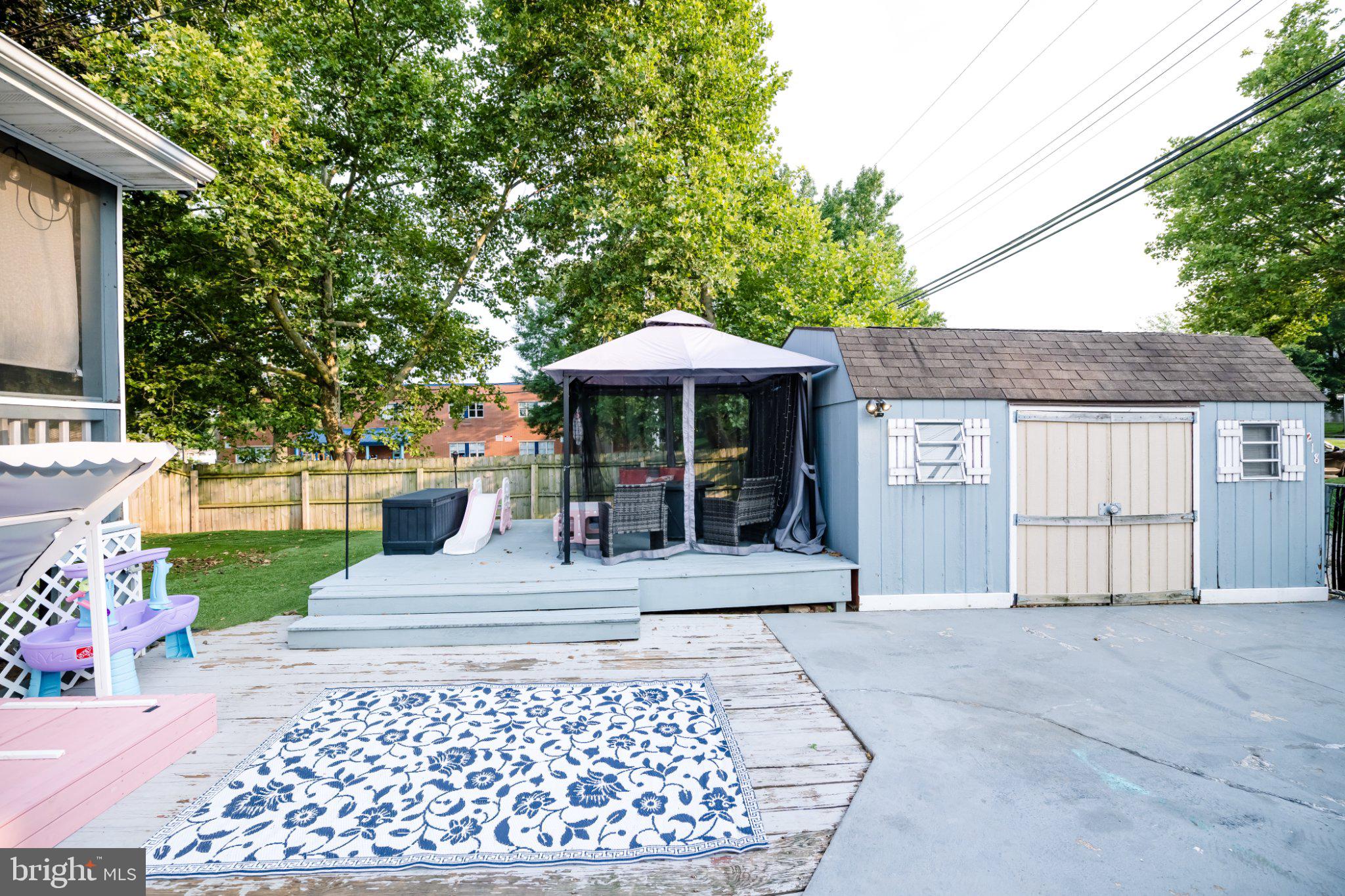 MIDDLE RIVER - Residential