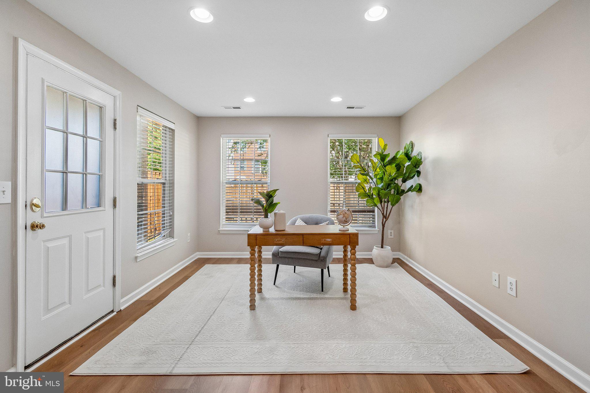 RIVERSIDE STATION - Residential