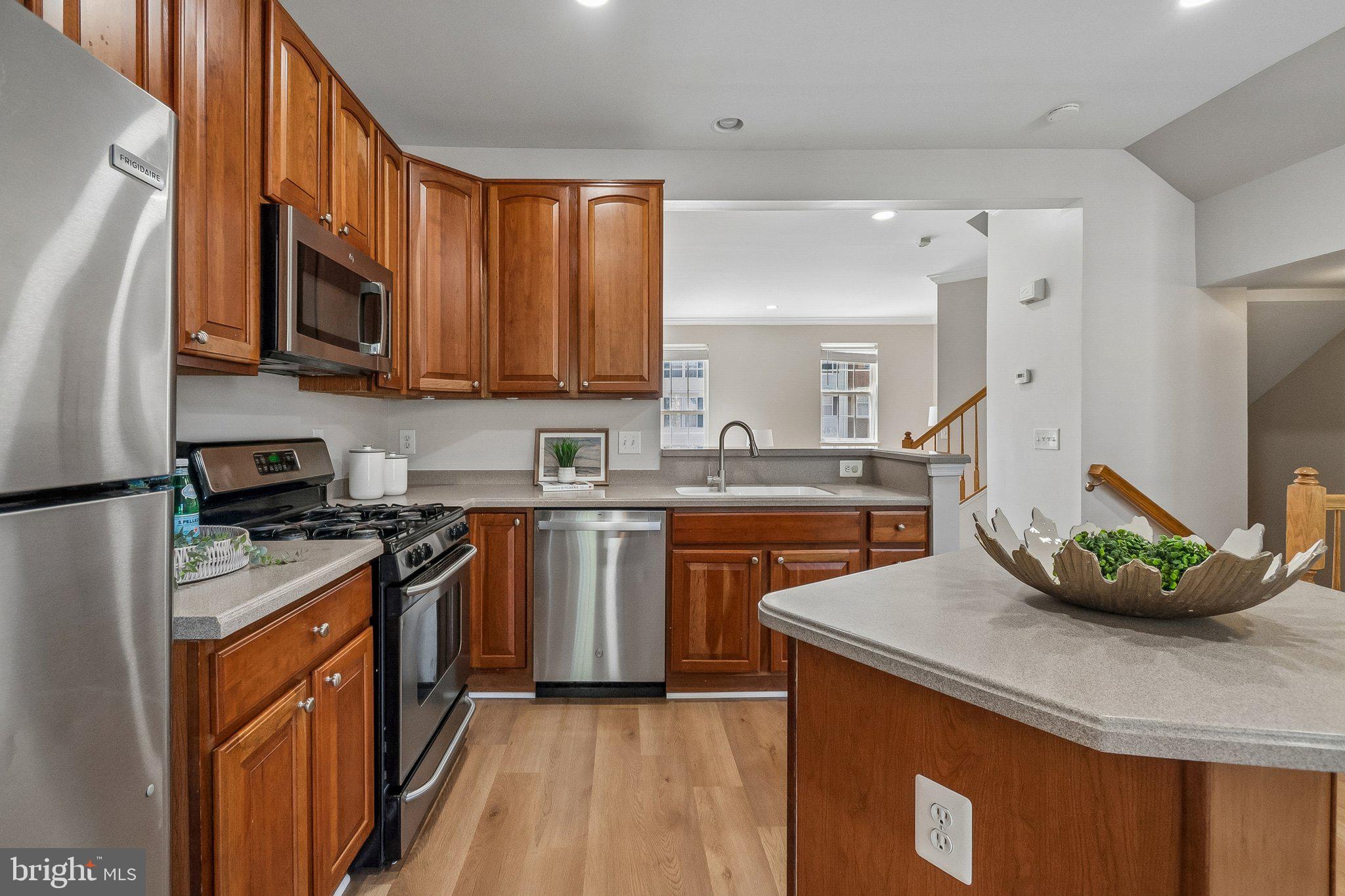RIVERSIDE STATION - Residential