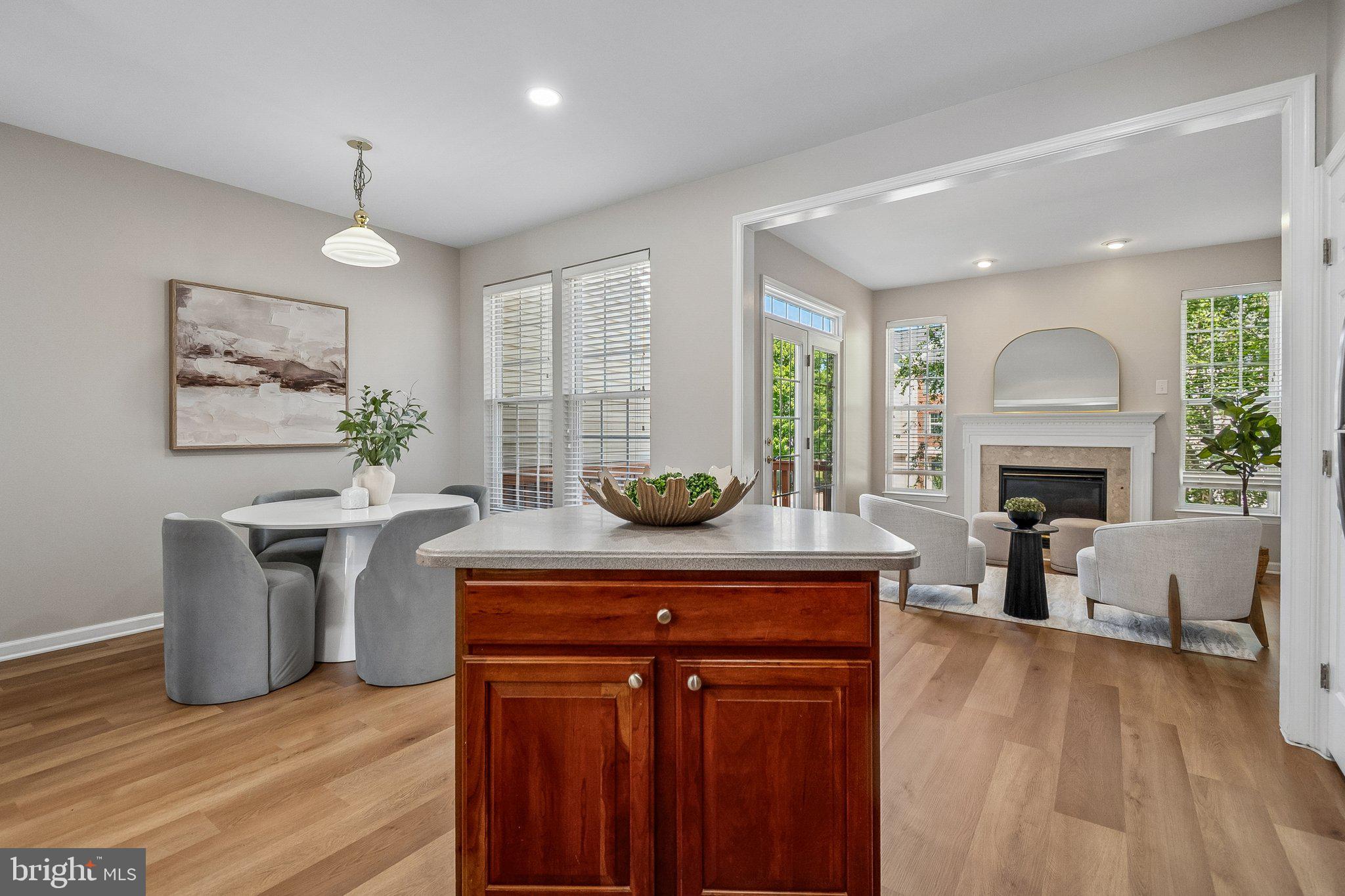 RIVERSIDE STATION - Residential