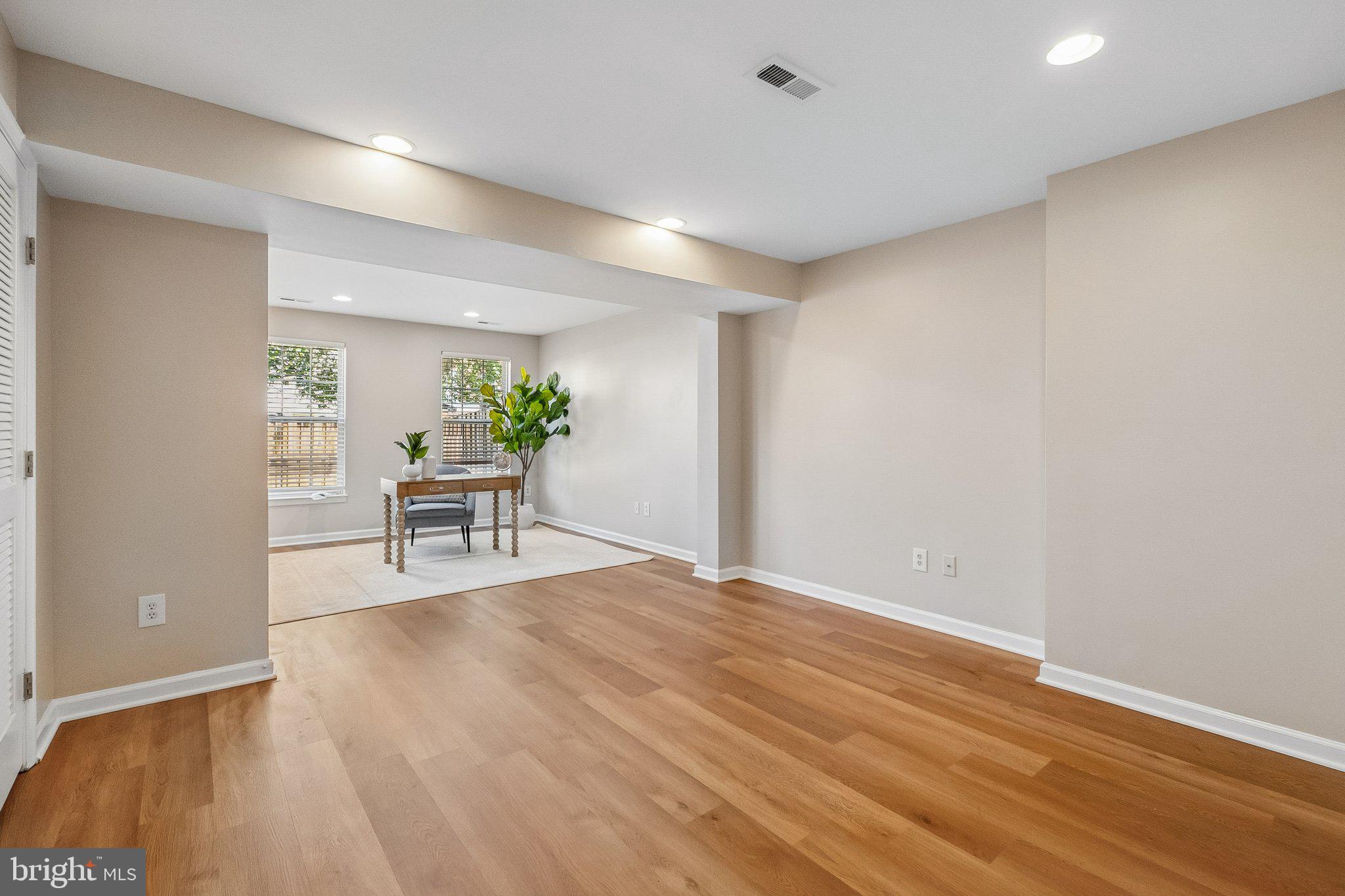 RIVERSIDE STATION - Residential