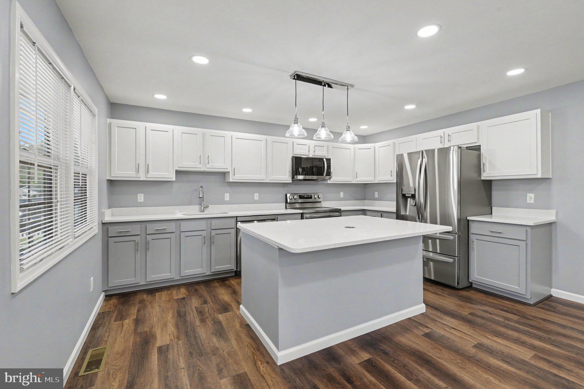 STANSBURY MANOR - Residential