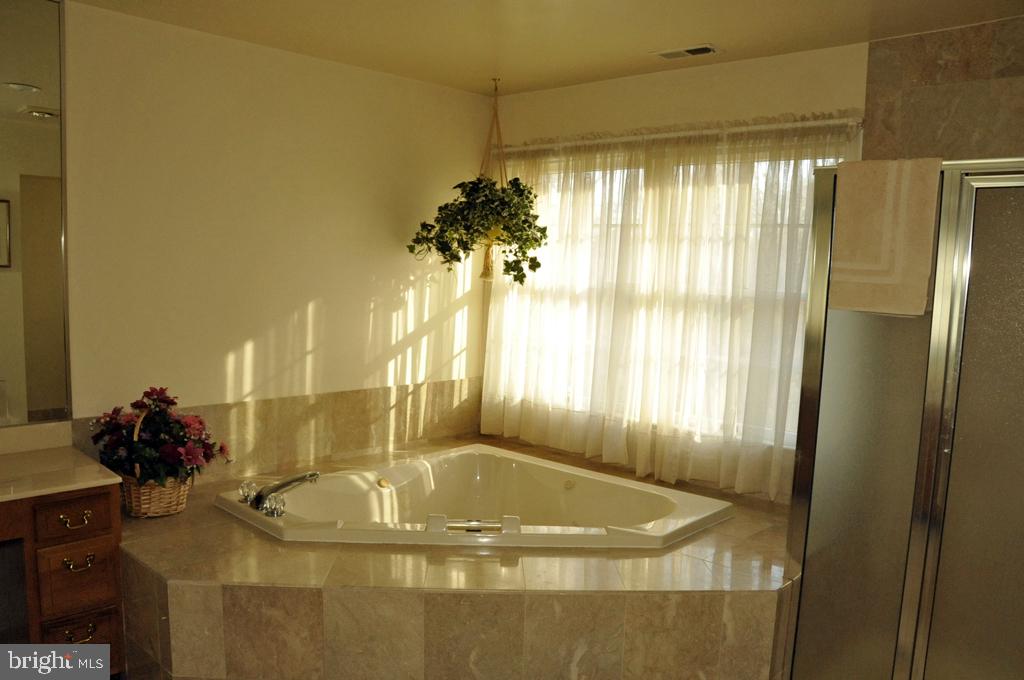 OAK HILL ESTATES - Residential