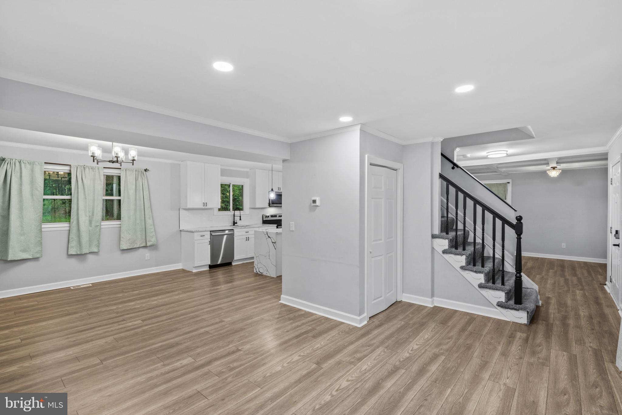 WESTBURY - Residential