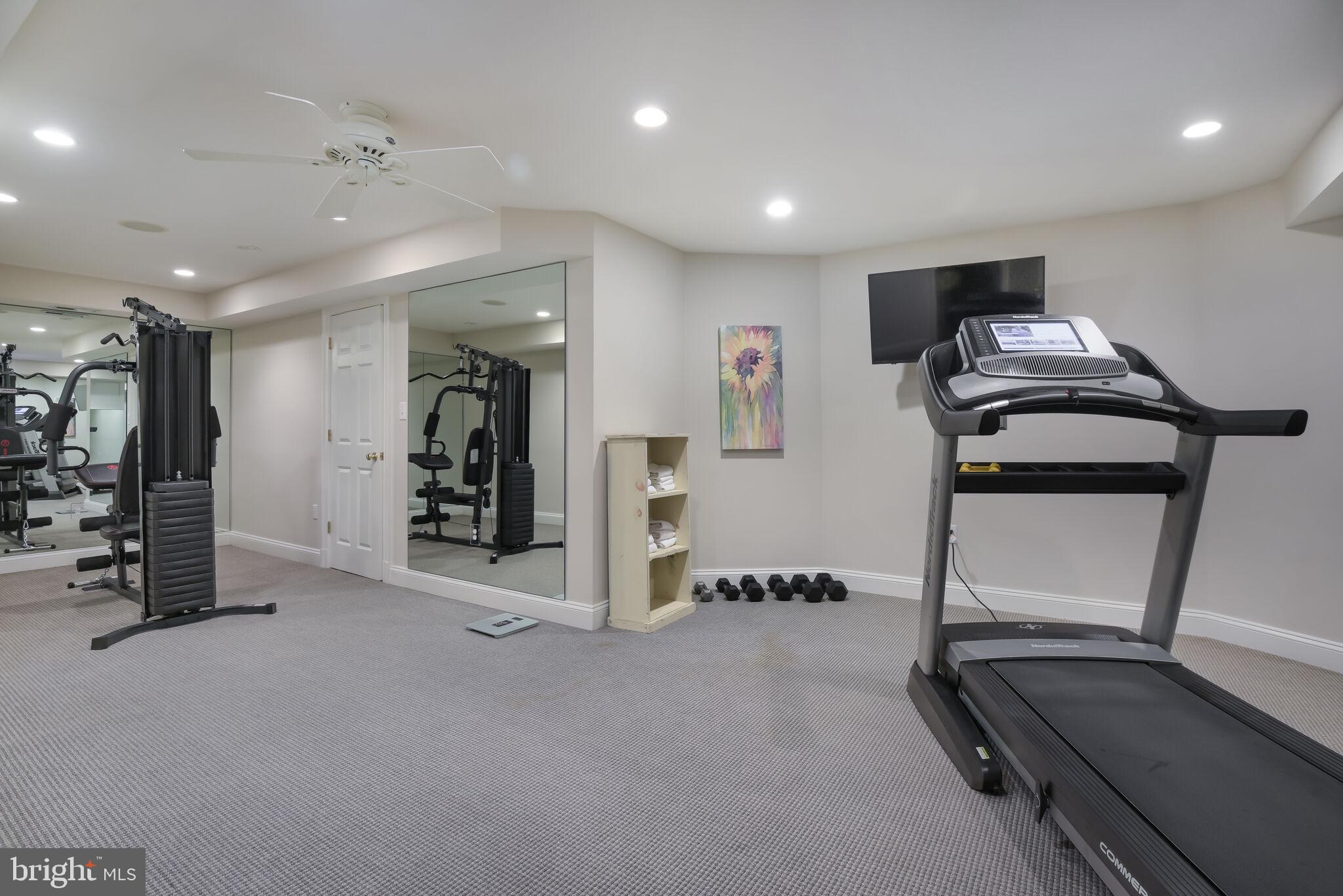 WINDSOR HILLS - Residential