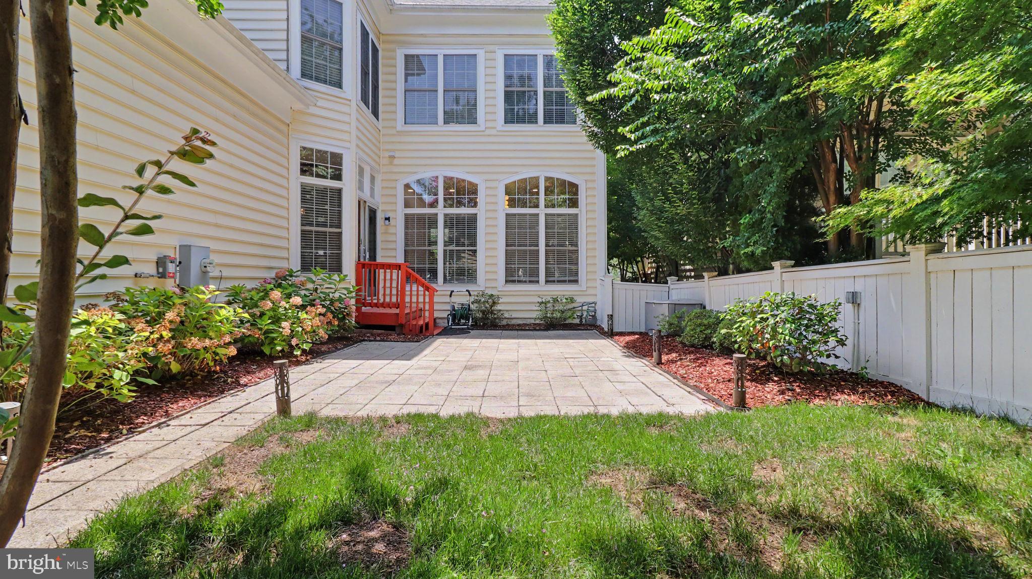 KING FARM WATKINS POND - Residential