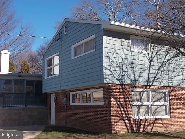 HOLLYWOOD SQUARE - Residential