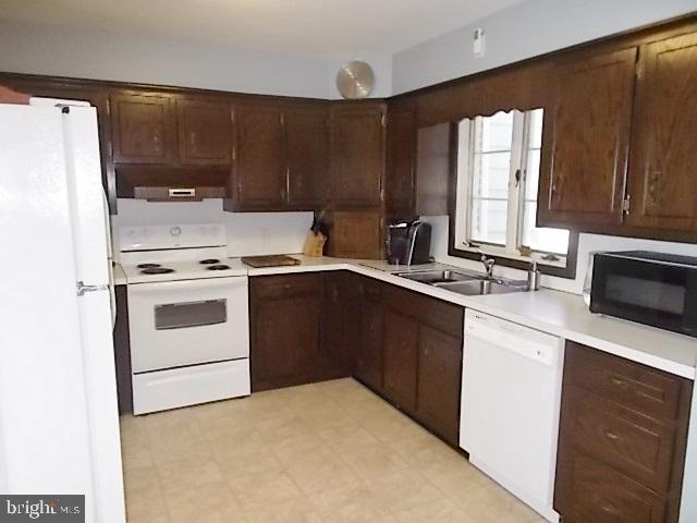 HOLLYWOOD SQUARE - Residential
