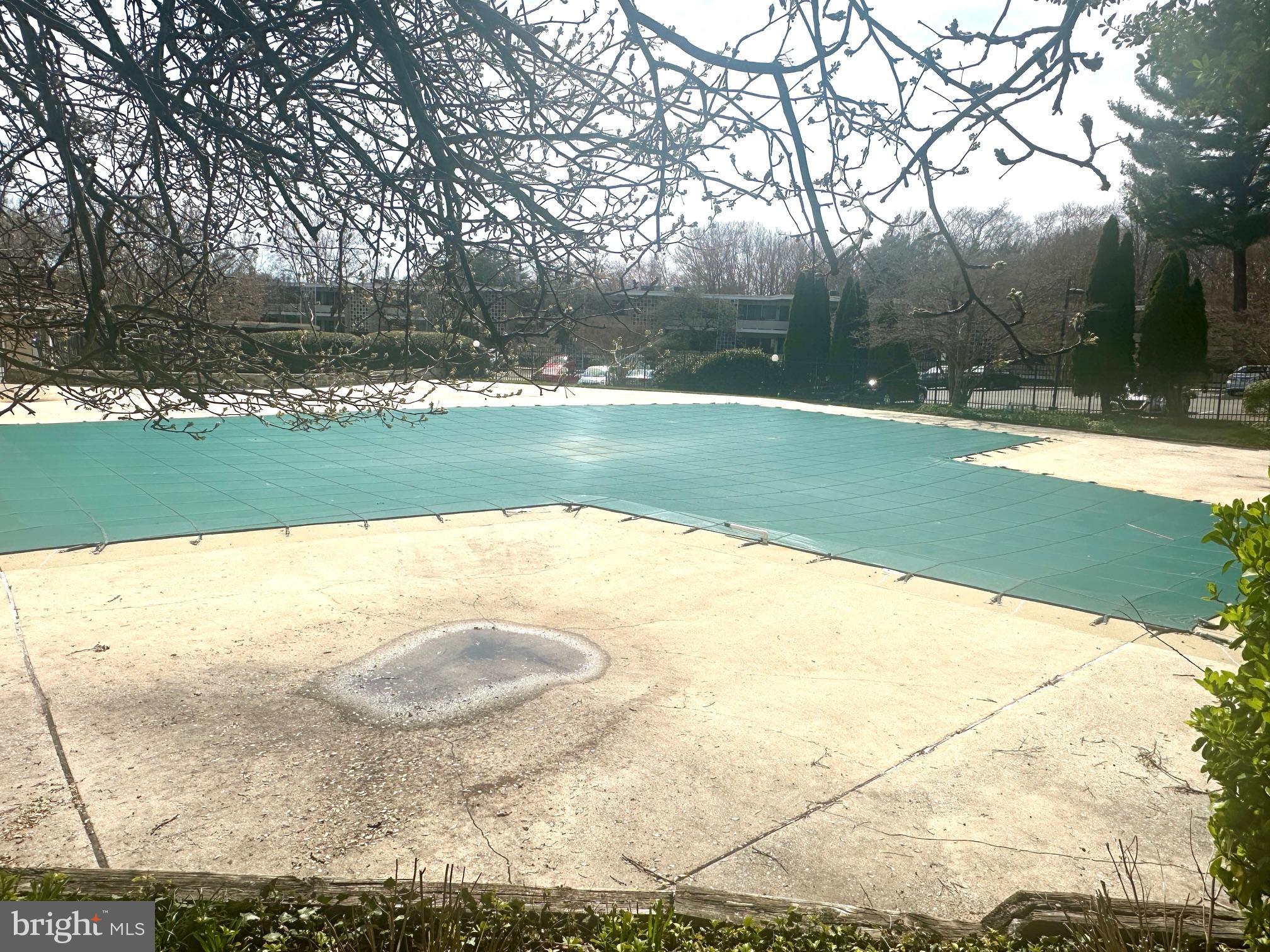 SPRING LAKE GARDEN CONDOMINIUM - Residential
