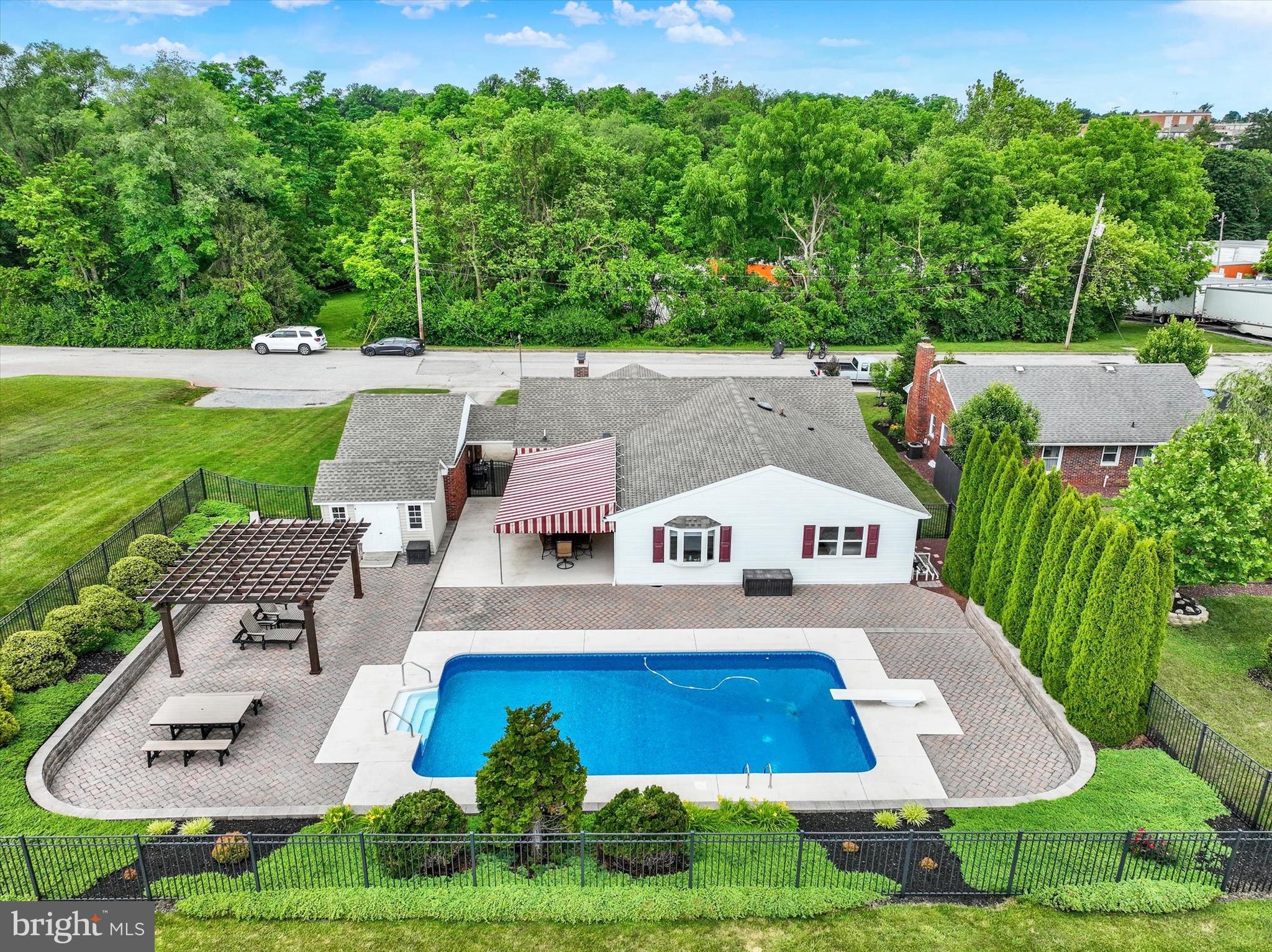 MT WOLF - Residential