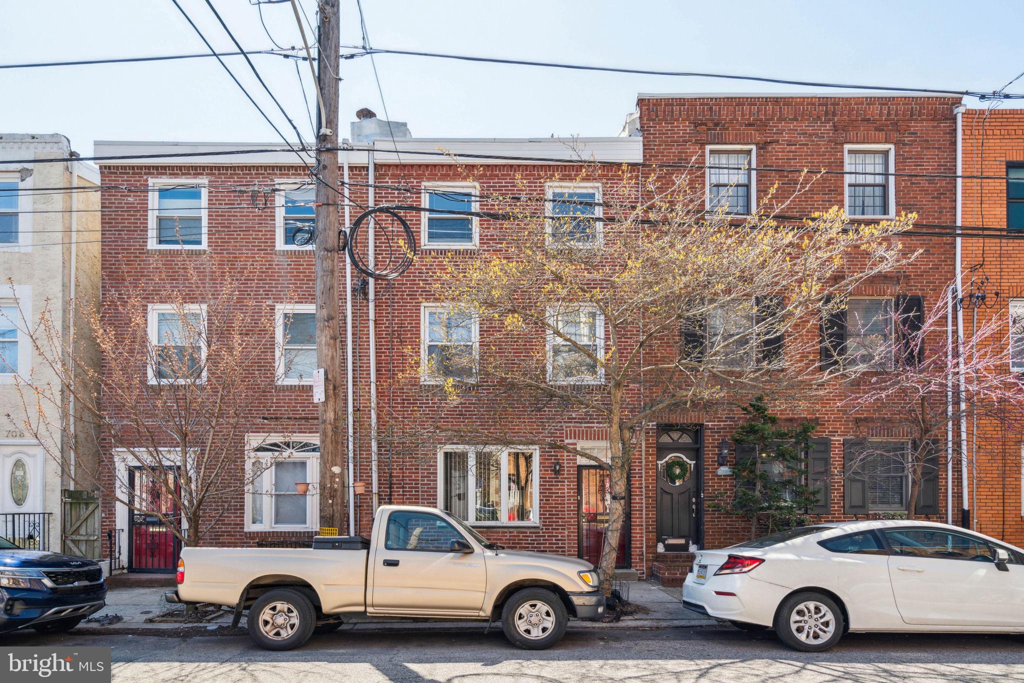 QUEEN VILLAGE - Residential