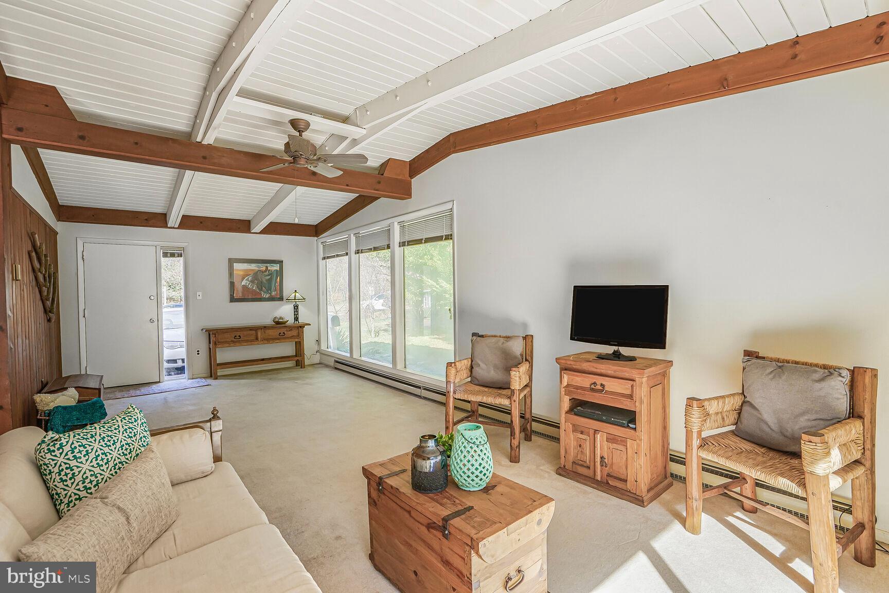 PINE SPRING - Residential