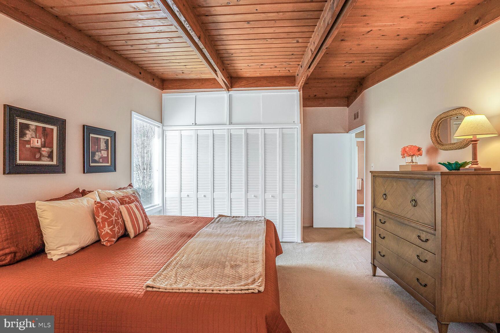 PINE SPRING - Residential