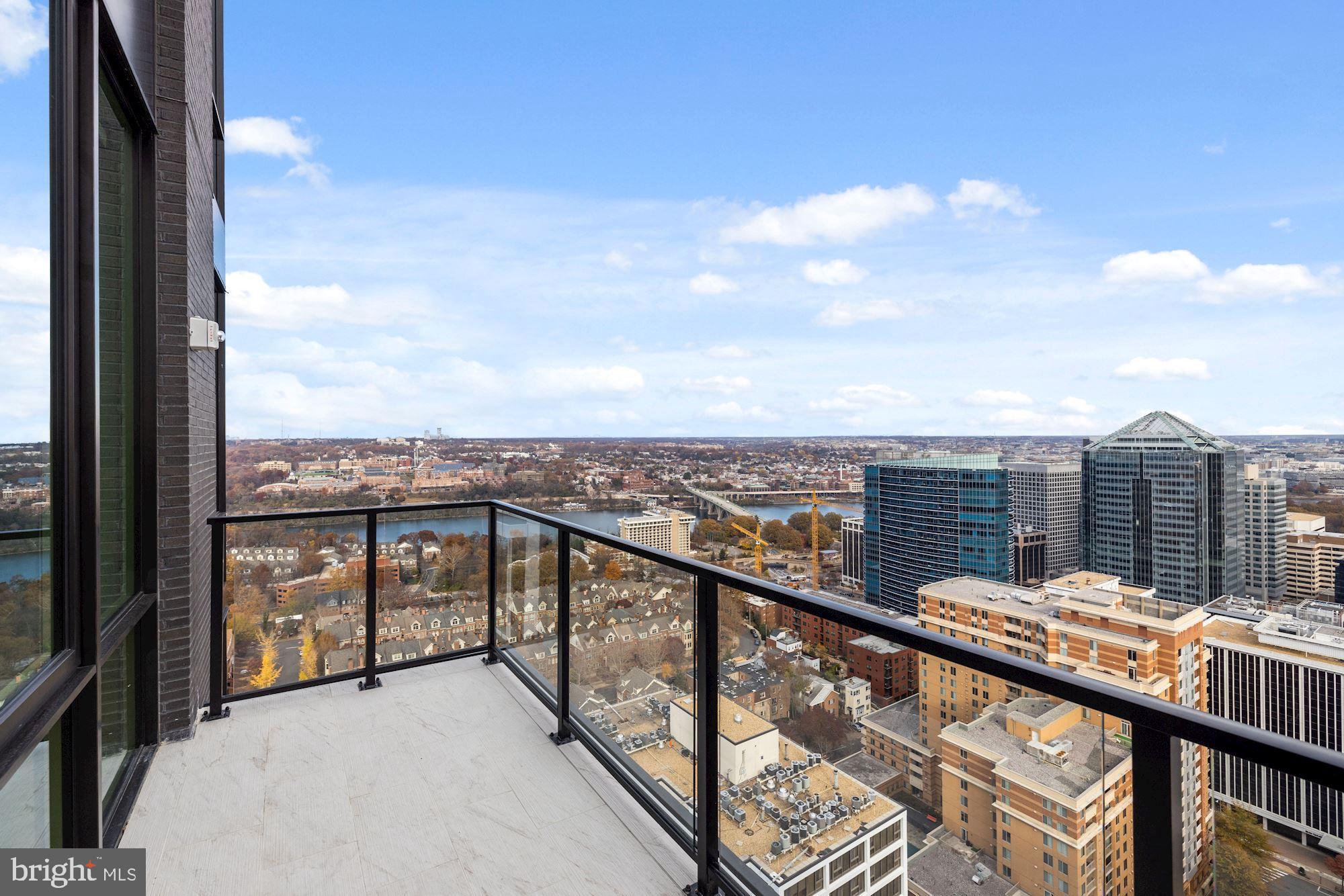 ROSSLYN - Residential