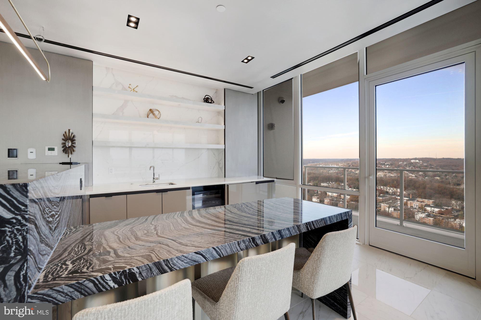 ROSSLYN - Residential