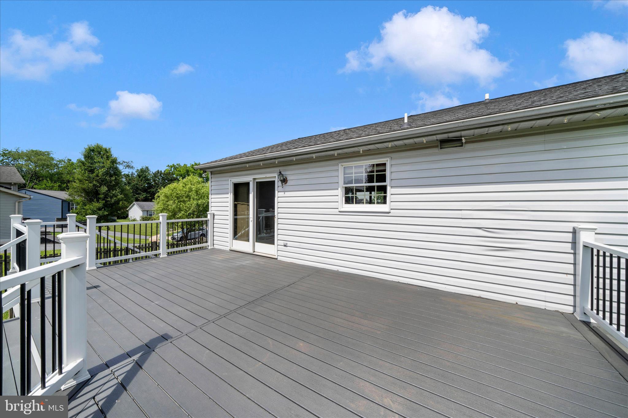 WHISPERING MEADOWS - Residential
