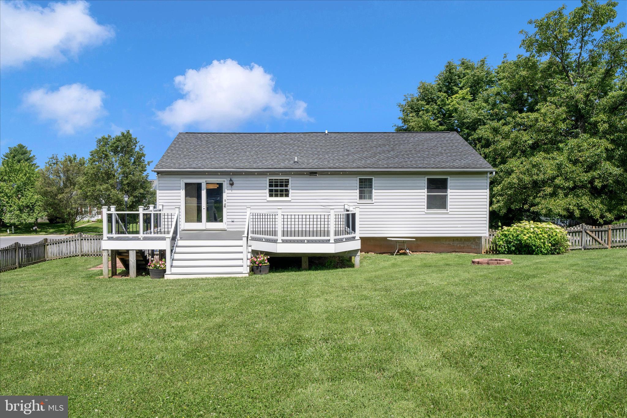 WHISPERING MEADOWS - Residential