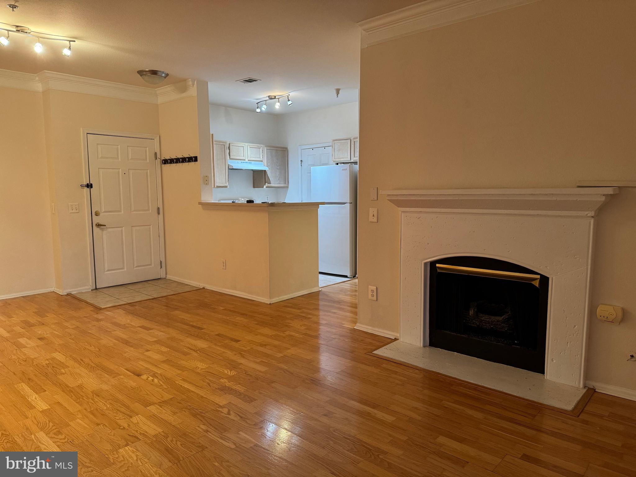 GATES OF MCLEAN - Residential Lease