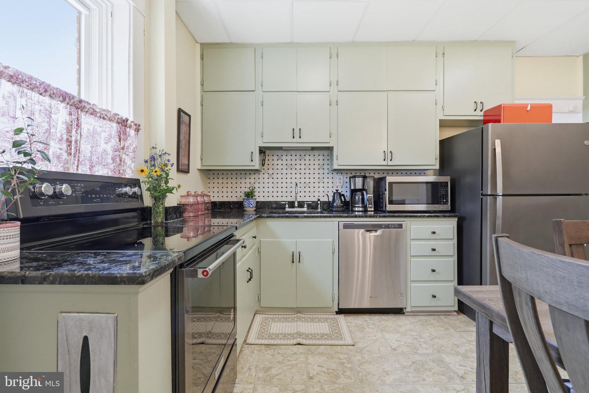 CHARLES TOWN - Residential