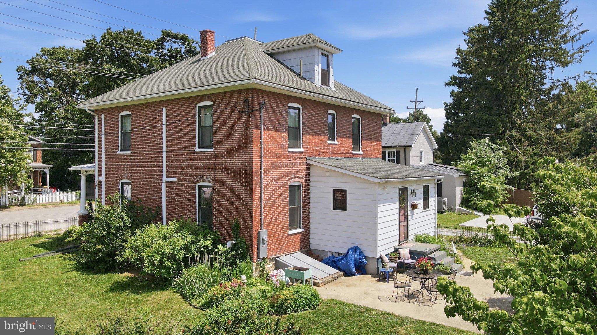 CHARLES TOWN - Residential