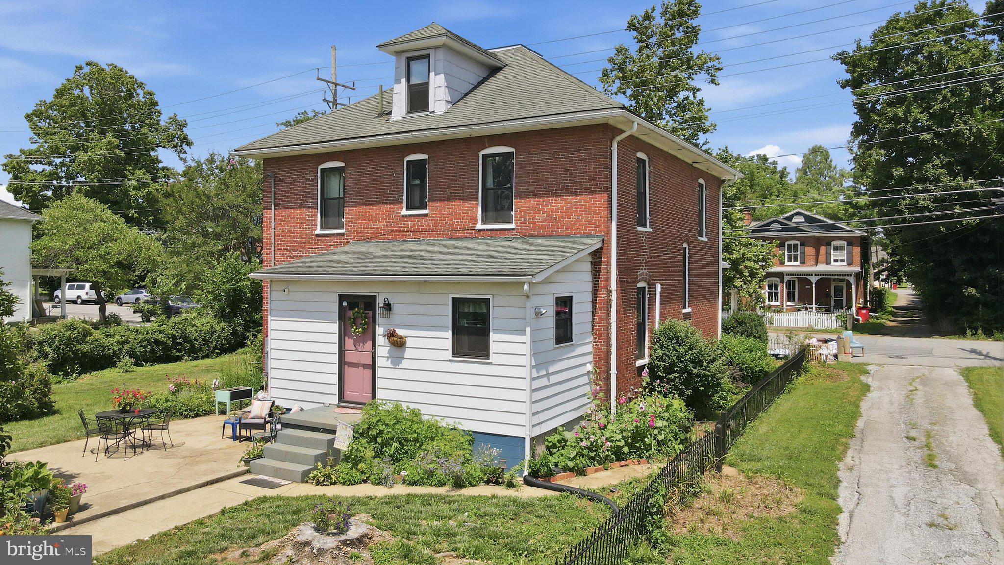 CHARLES TOWN - Residential